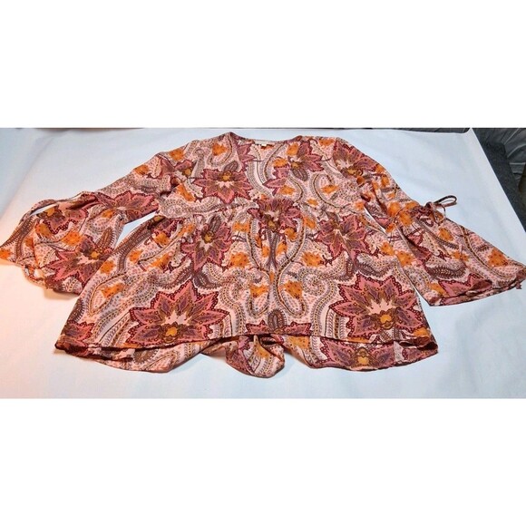 GB Gianni Bini Boho Floral Peplum Top Sz M Bell Sleeve V Neck Tunic Hippiechic - Picture 2 of 8